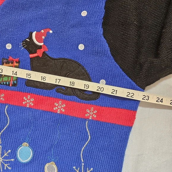 Christmas cat sweater pull-over with faux front buttons - Picture 6 of 11